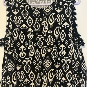 Black and White Patterned Sleeveless Top